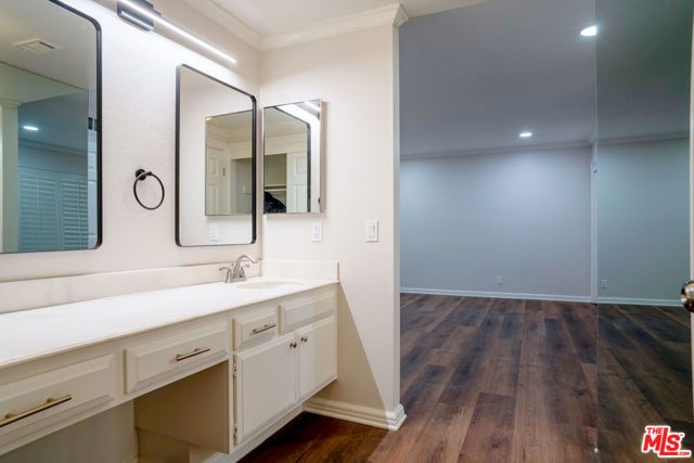 233 Longfellow Street, Thousand Oaks, CA 91360