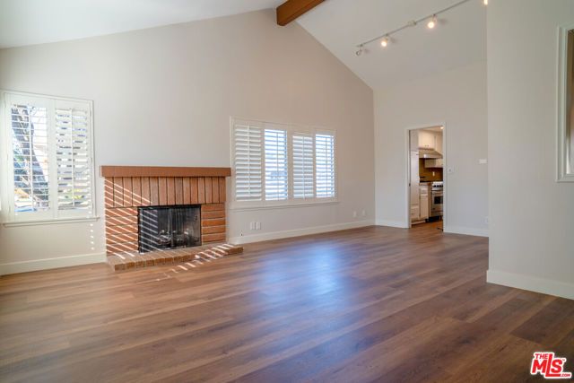 233 Longfellow Street, Thousand Oaks, CA 91360