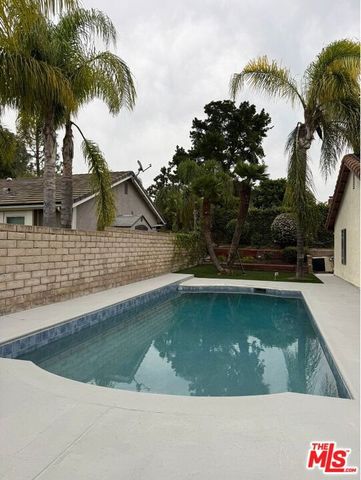 233 Longfellow Street, Thousand Oaks, CA 91360