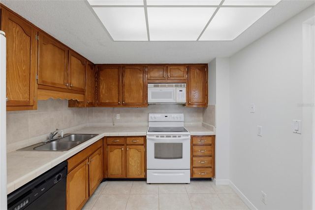 675 S GULFVIEW BOULEVARD 206, Clearwater Beach, FL 33767