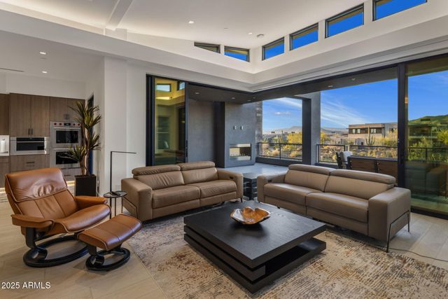 37200 N CAVE CREEK Road 2108, Scottsdale, AZ 85262