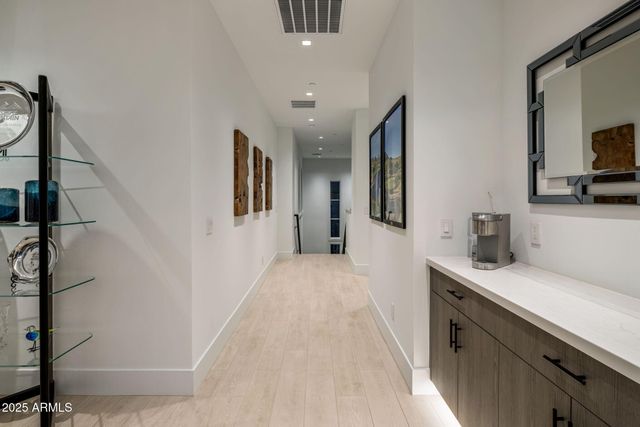 37200 N CAVE CREEK Road 2108, Scottsdale, AZ 85262