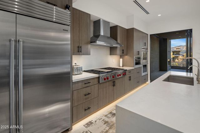 37200 N CAVE CREEK Road 2108, Scottsdale, AZ 85262