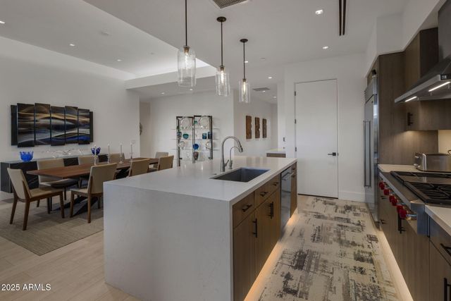 37200 N CAVE CREEK Road 2108, Scottsdale, AZ 85262