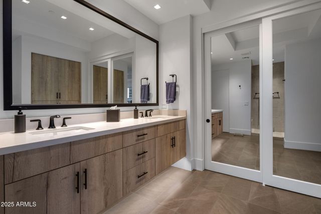 37200 N CAVE CREEK Road 2108, Scottsdale, AZ 85262