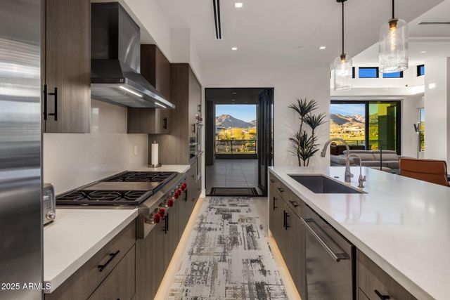 37200 N CAVE CREEK Road 2108, Scottsdale, AZ 85262