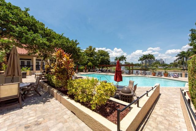 2400 FEATHER SOUND DRIVE 832, Clearwater, FL 33762