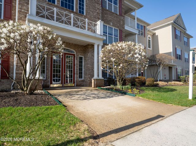 422 Sophee Lane, Lakewood, NJ 08701