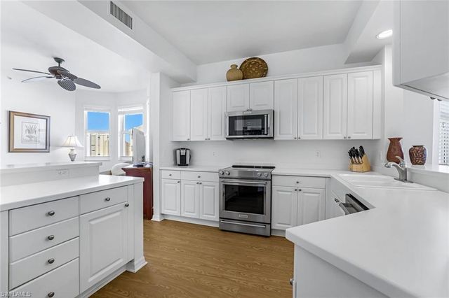 410 Flagship DR # 1101, Naples, FL 34108