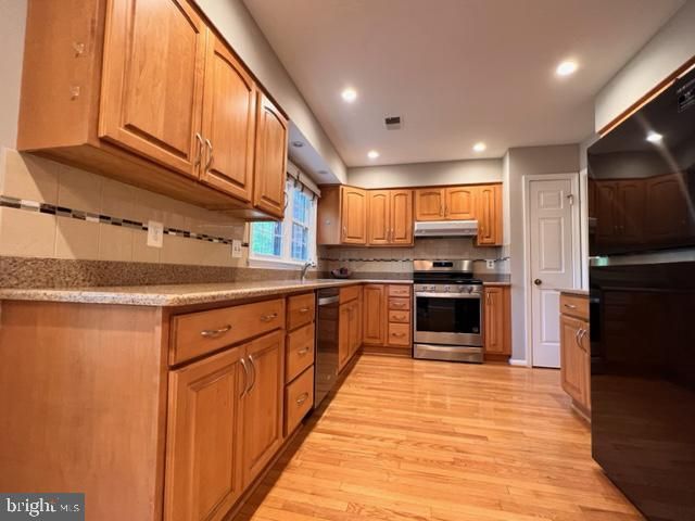 5139 WOODMIRE LN, Alexandria, VA 22311