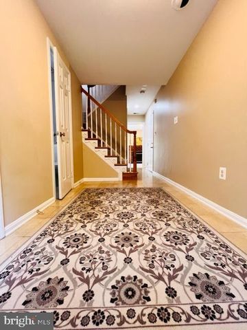 5139 WOODMIRE LN, Alexandria, VA 22311
