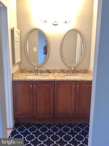 5139 WOODMIRE LN, Alexandria, VA 22311