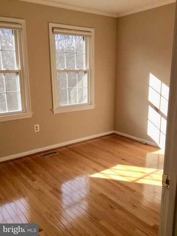 5139 WOODMIRE LN, Alexandria, VA 22311