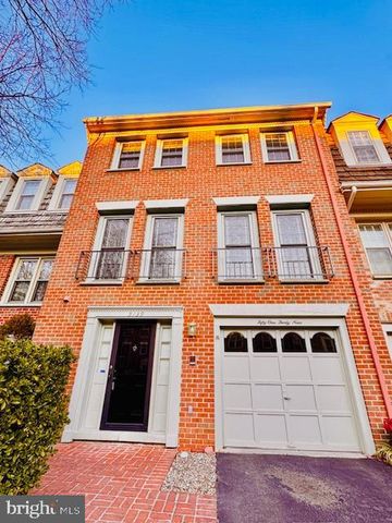 5139 WOODMIRE LN, Alexandria, VA 22311