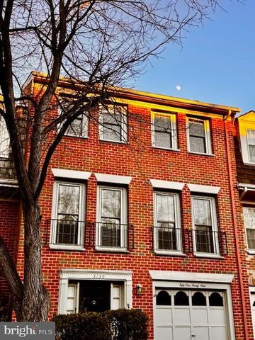 5139 WOODMIRE LN, Alexandria, VA 22311