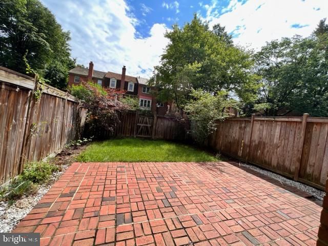 5139 WOODMIRE LN, Alexandria, VA 22311