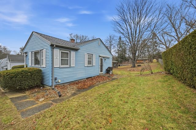 40 Janis Road, Westfield, MA 01085
