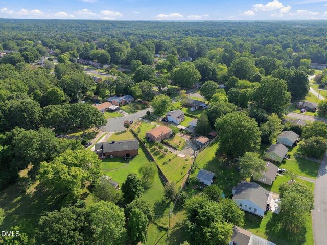 2112 Joyce Court, Burlington, NC 27217