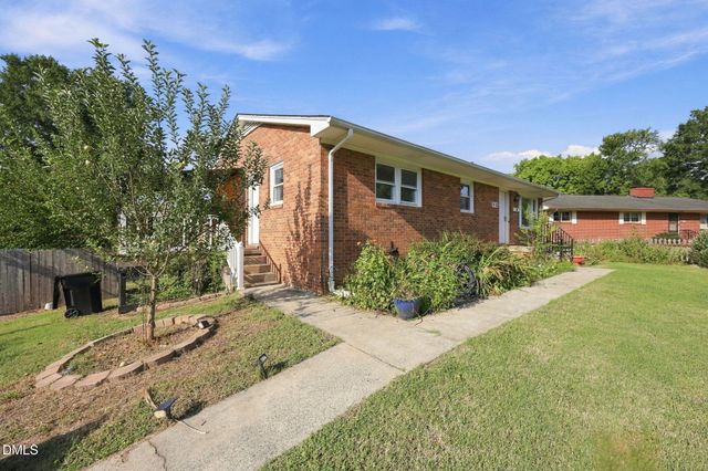 2112 Joyce Court, Burlington, NC 27217