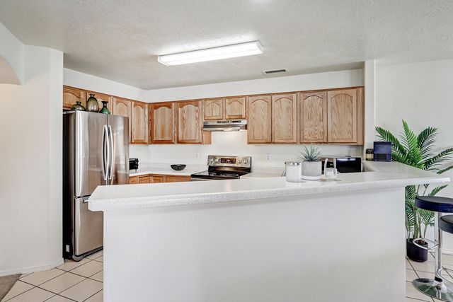 469 Brandon Court SW, Albuquerque, NM 87121