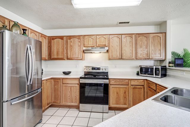 469 Brandon Court SW, Albuquerque, NM 87121