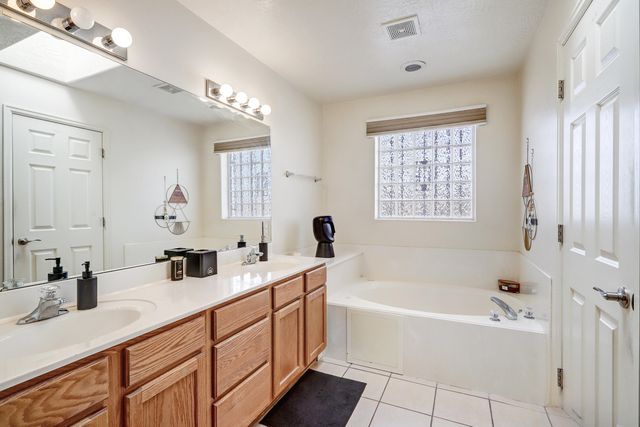 469 Brandon Court SW, Albuquerque, NM 87121
