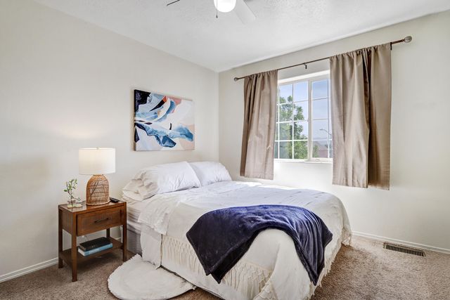 469 Brandon Court SW, Albuquerque, NM 87121