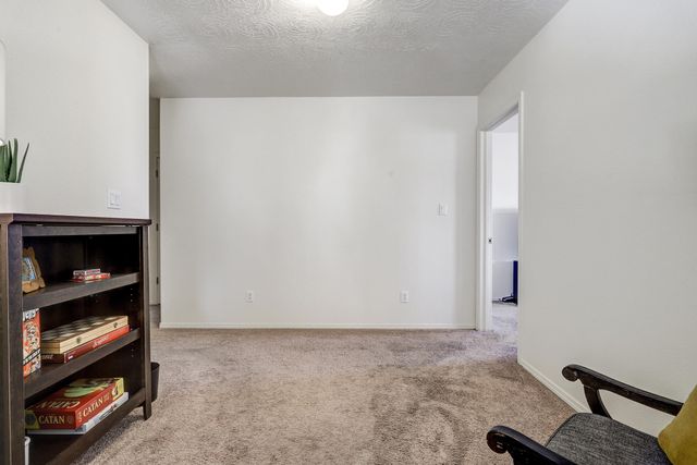 469 Brandon Court SW, Albuquerque, NM 87121