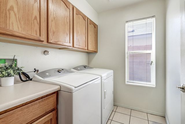 469 Brandon Court SW, Albuquerque, NM 87121