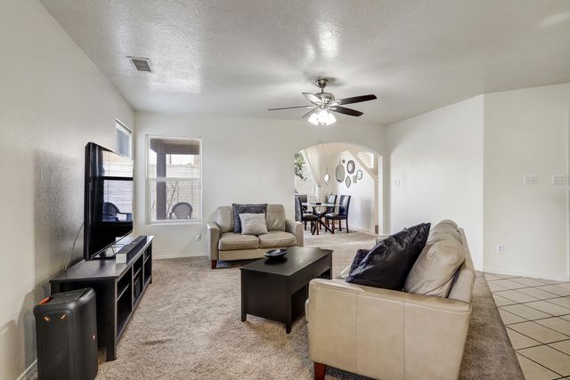 469 Brandon Court SW, Albuquerque, NM 87121