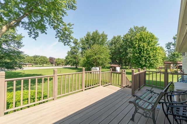 1202 Ellis Drive, Charles City, IA 50616