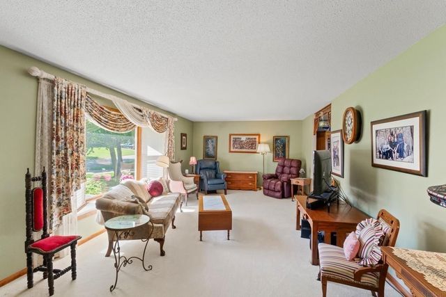 1202 Ellis Drive, Charles City, IA 50616