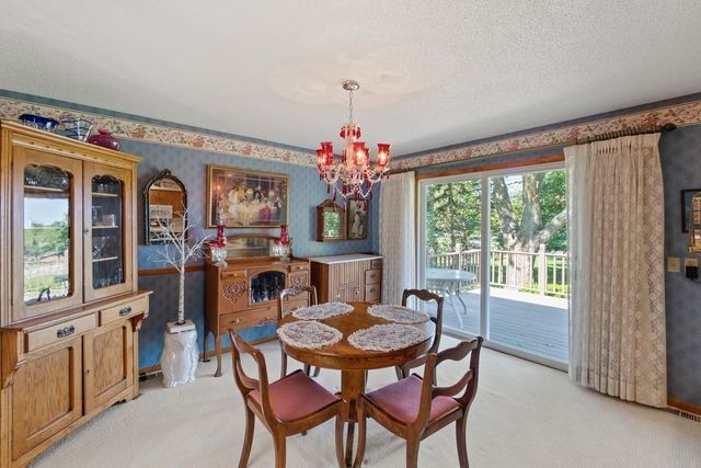 1202 Ellis Drive, Charles City, IA 50616