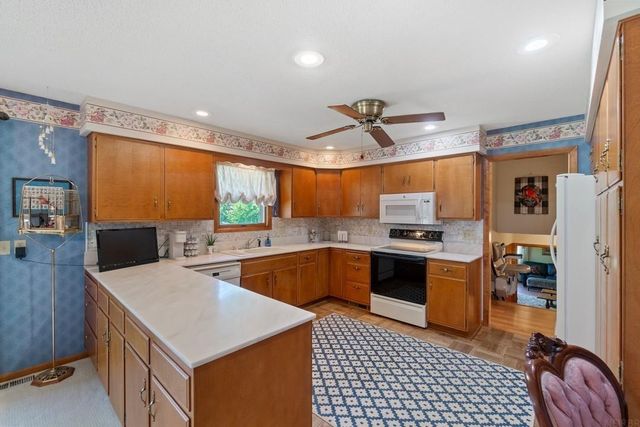 1202 Ellis Drive, Charles City, IA 50616