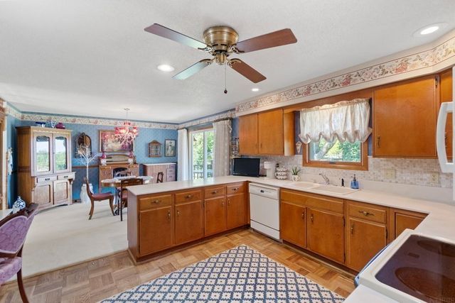 1202 Ellis Drive, Charles City, IA 50616