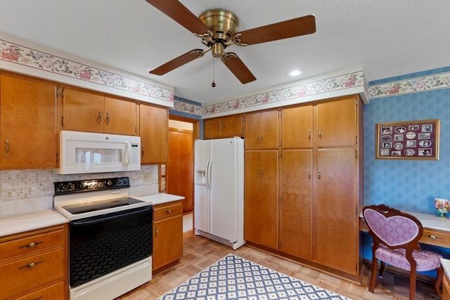 1202 Ellis Drive, Charles City, IA 50616
