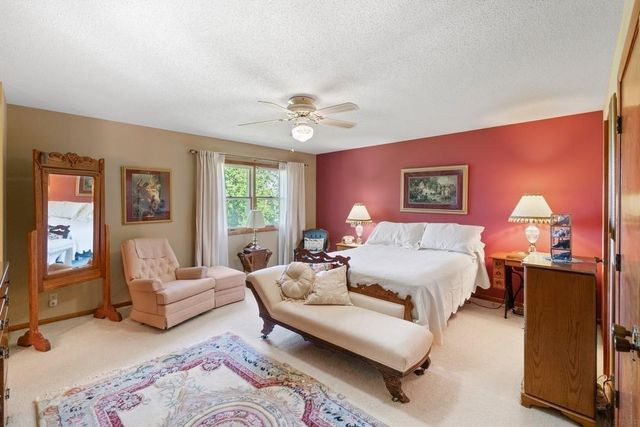 1202 Ellis Drive, Charles City, IA 50616