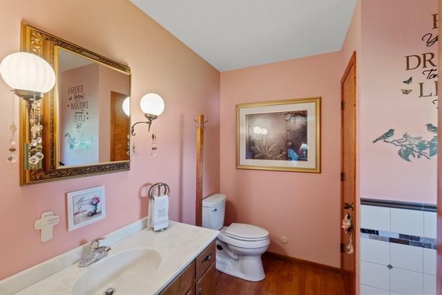 1202 Ellis Drive, Charles City, IA 50616