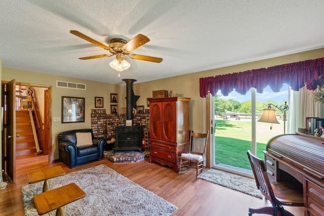 1202 Ellis Drive, Charles City, IA 50616