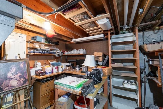 1202 Ellis Drive, Charles City, IA 50616
