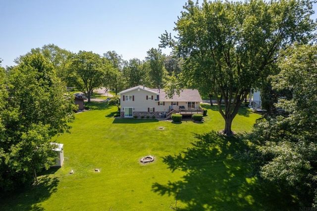 1202 Ellis Drive, Charles City, IA 50616