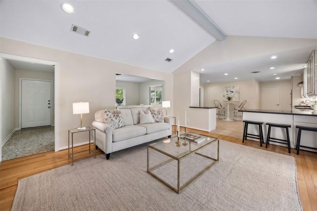 8922 Springview Lane, Houston, TX 77080