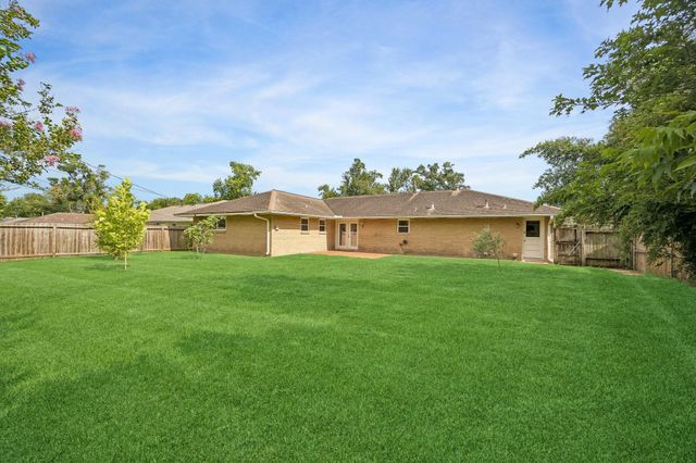 8922 Springview Lane, Houston, TX 77080