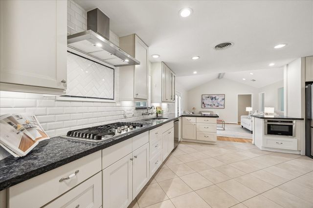 8922 Springview Lane, Houston, TX 77080