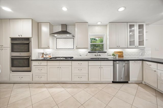 8922 Springview Lane, Houston, TX 77080