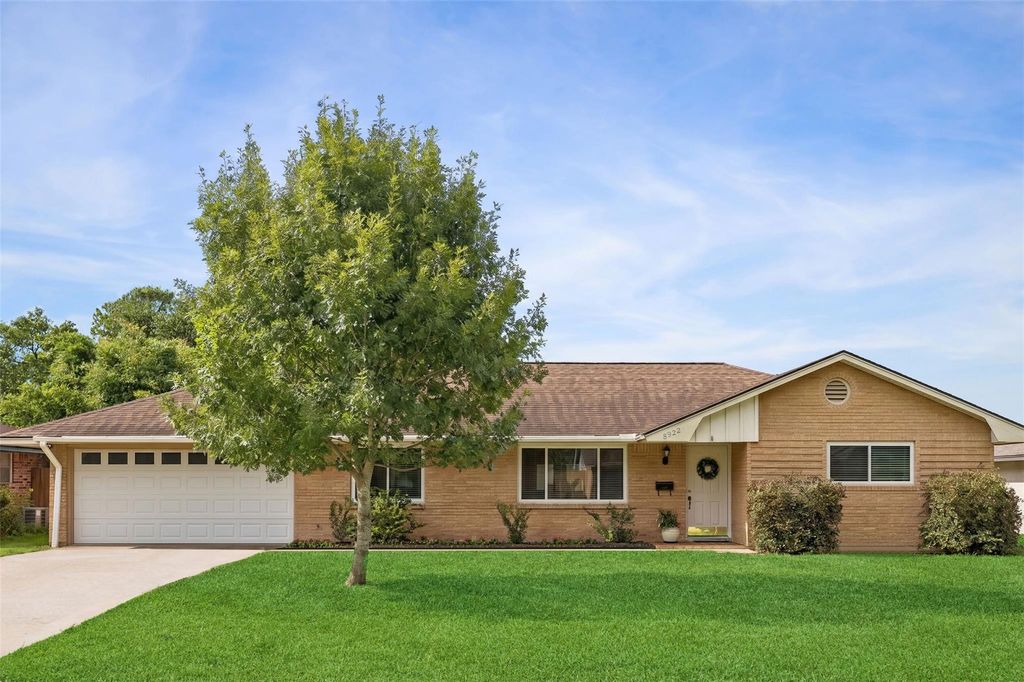 8922 Springview Lane, Houston, TX 77080