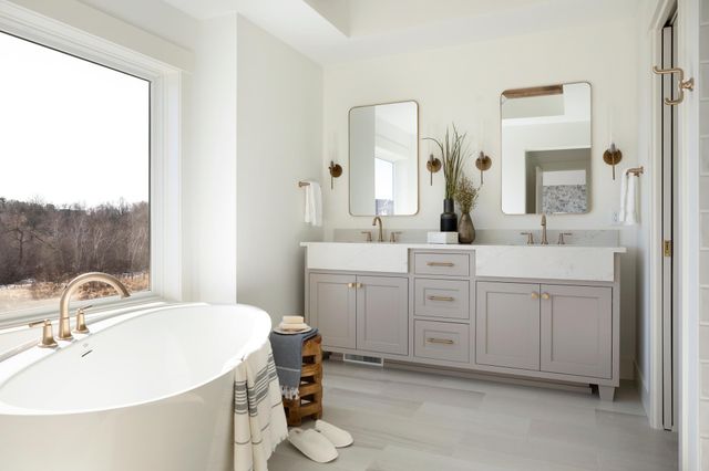 4909 Rolling Green Parkway, Edina, MN 55436