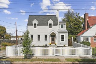 2116 R ST NE, Washington, DC 20002