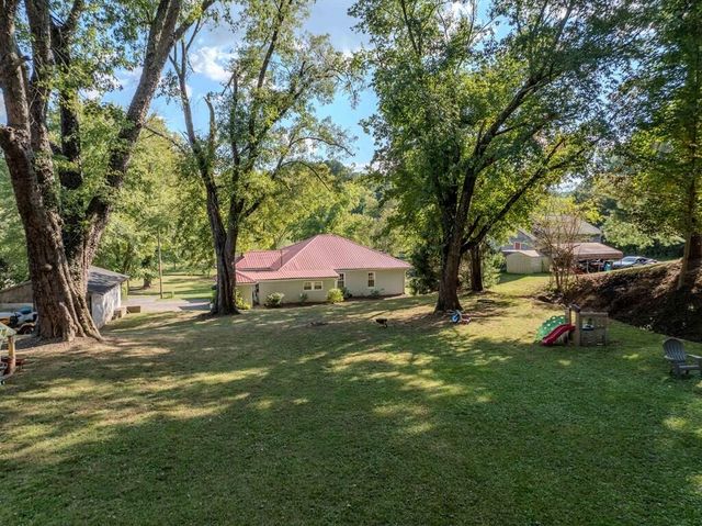 195 Isabella Avenue, Copperhill, TN 37317