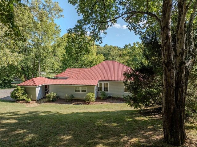 195 Isabella Avenue, Copperhill, TN 37317
